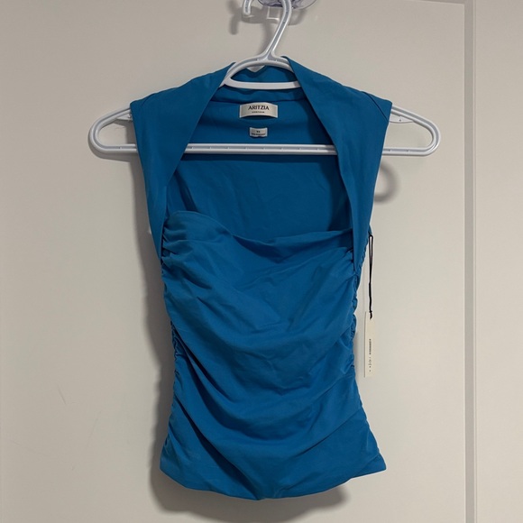 Aritzia Tops - Aritzia Contour Flourish Top in Splash Blue